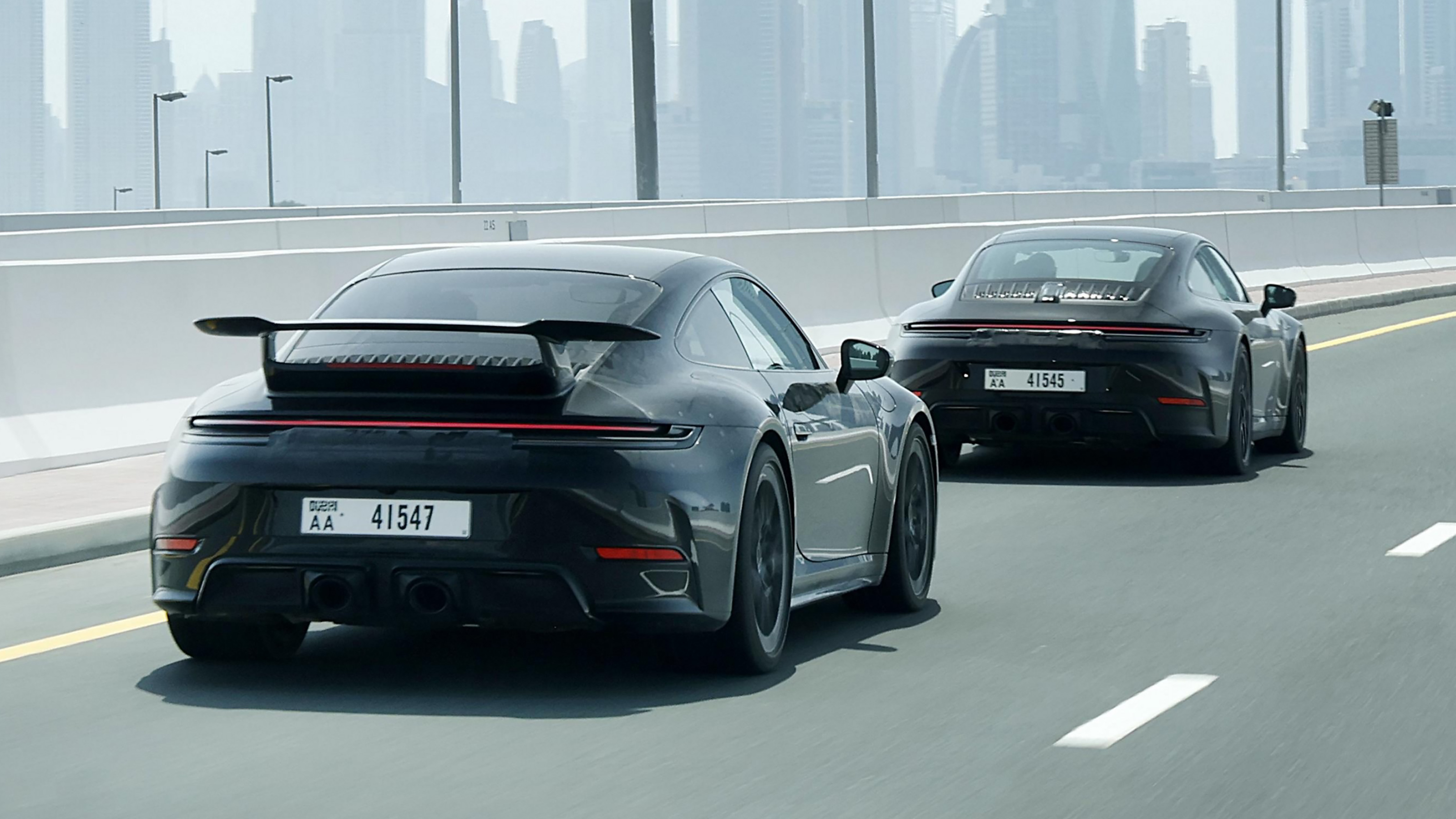 Porsche 911 992.2 hybrid – rear