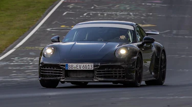 Porsche 911 992.2 hybrid – front