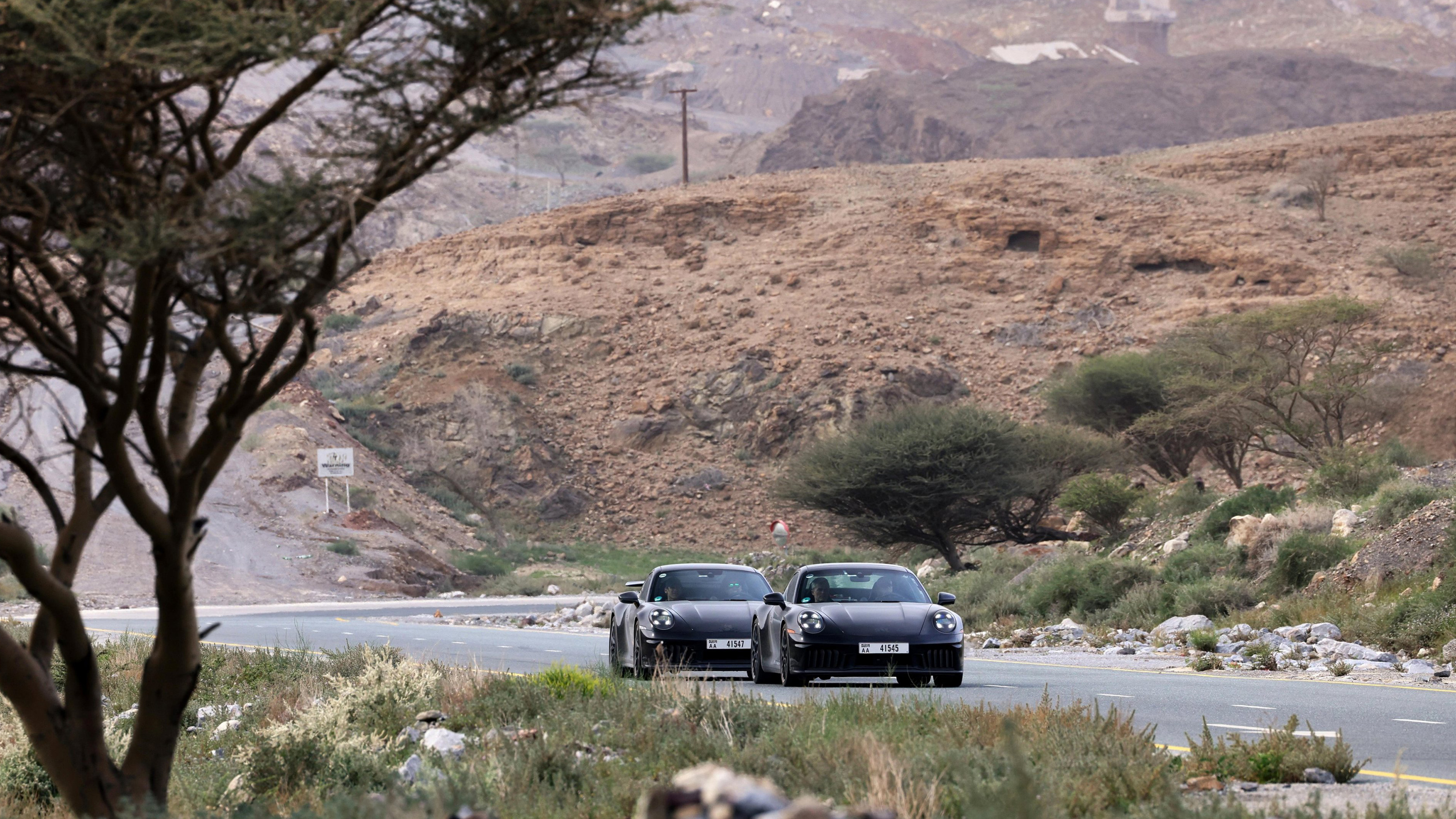 Porsche 911 992.2 hybrid – front