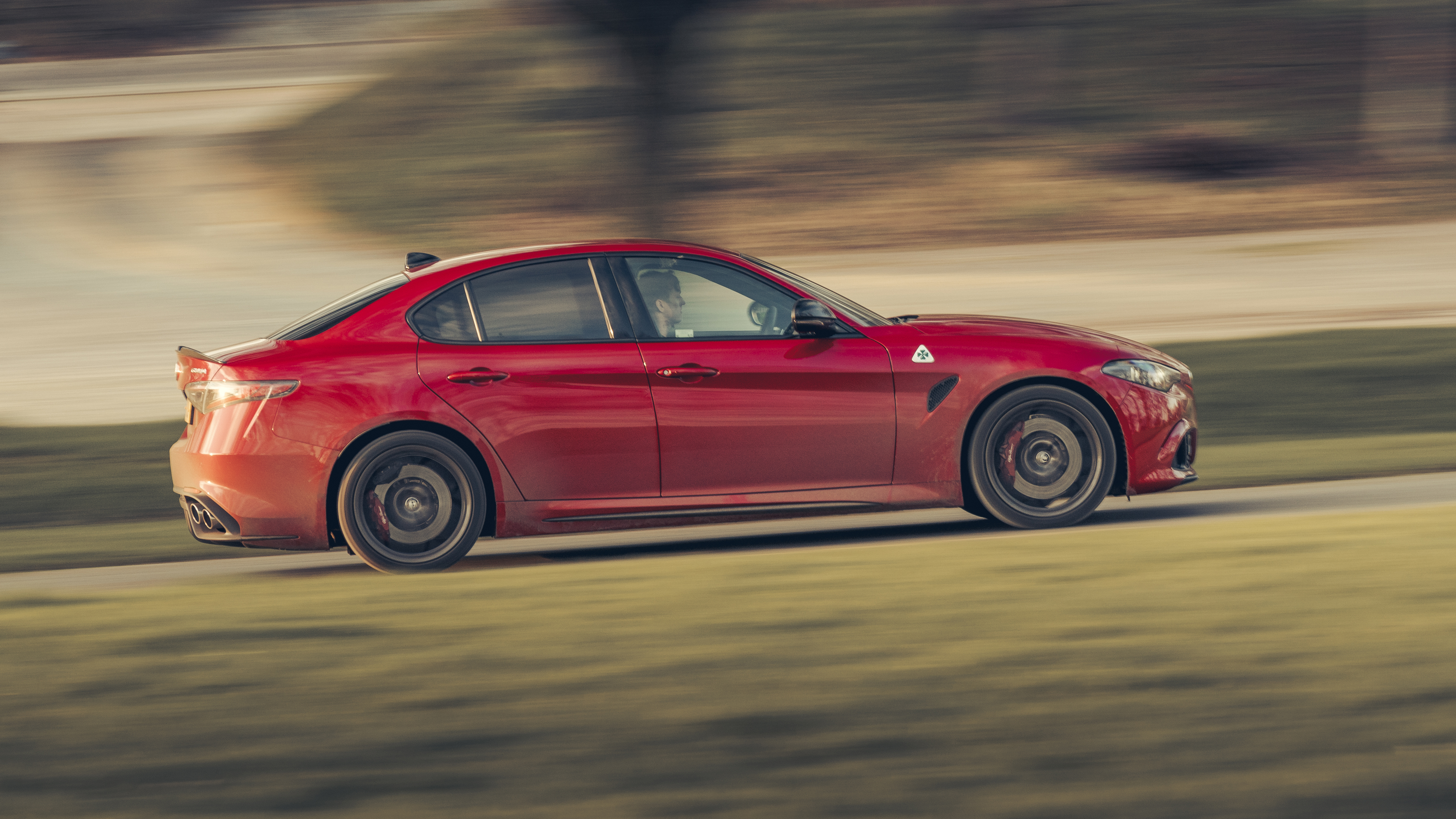Alfa Romeo Giulia Quadrifoglio v Audi RS4 Competition