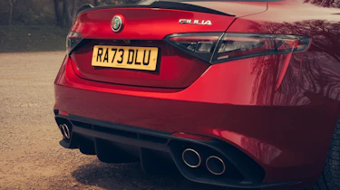 Alfa Romeo Giulia Quadrifoglio v Audi RS4 Competition