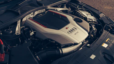 Alfa Romeo Giulia Quadrifoglio v Audi RS4 Competition