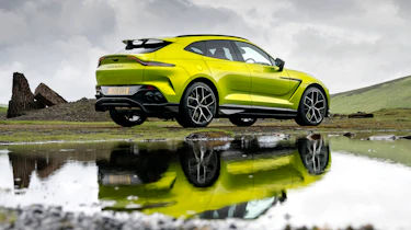 Aston Martin DBX707