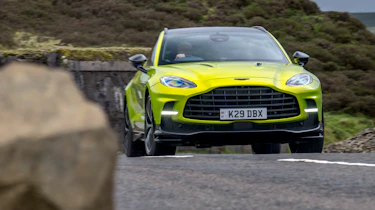 Aston Martin DBX707