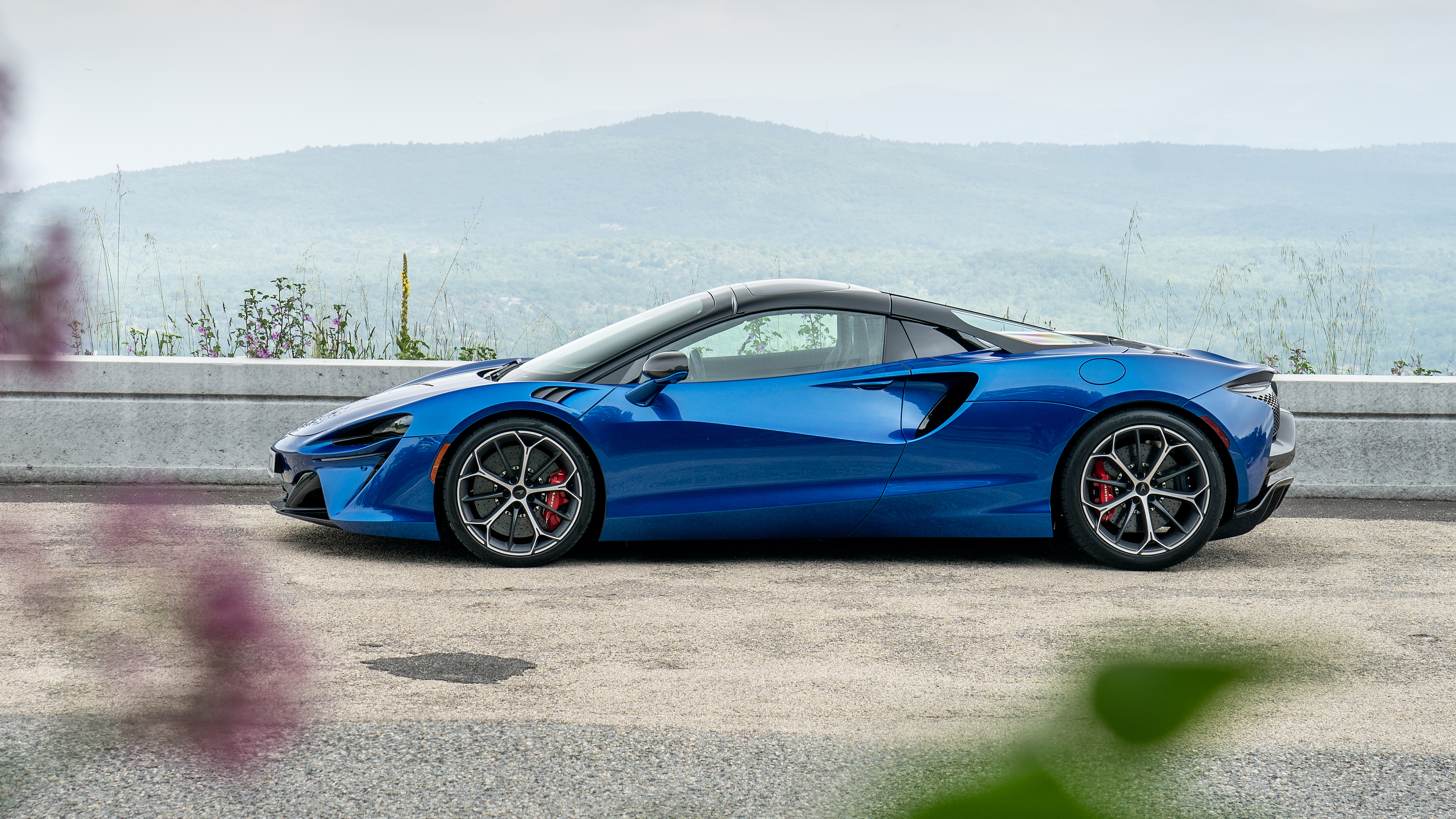 McLaren Artura Spider