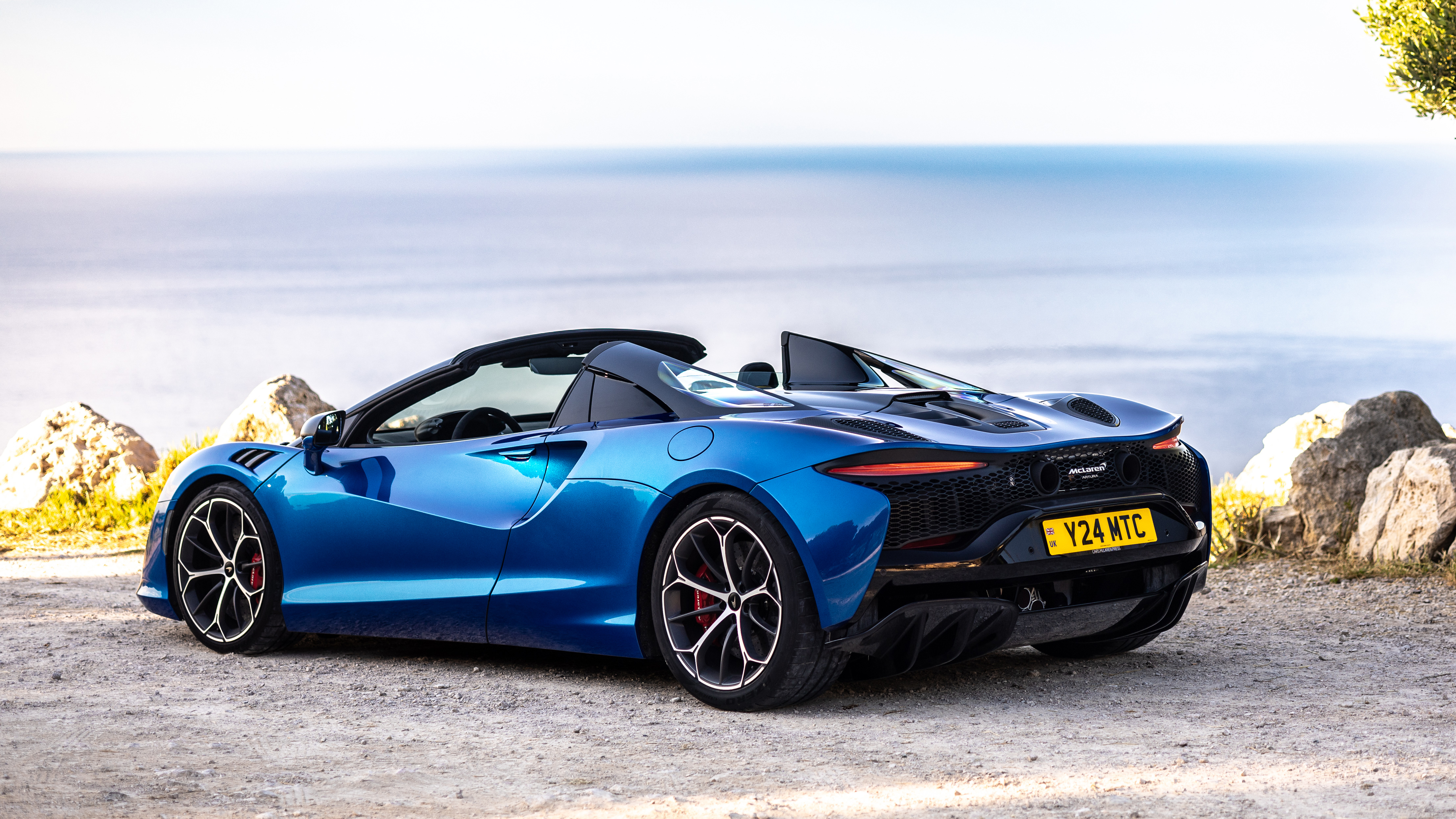 McLaren Artura Spider