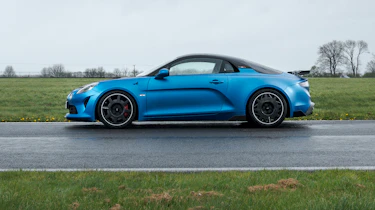 Analogue Elise and Alpine A110 R