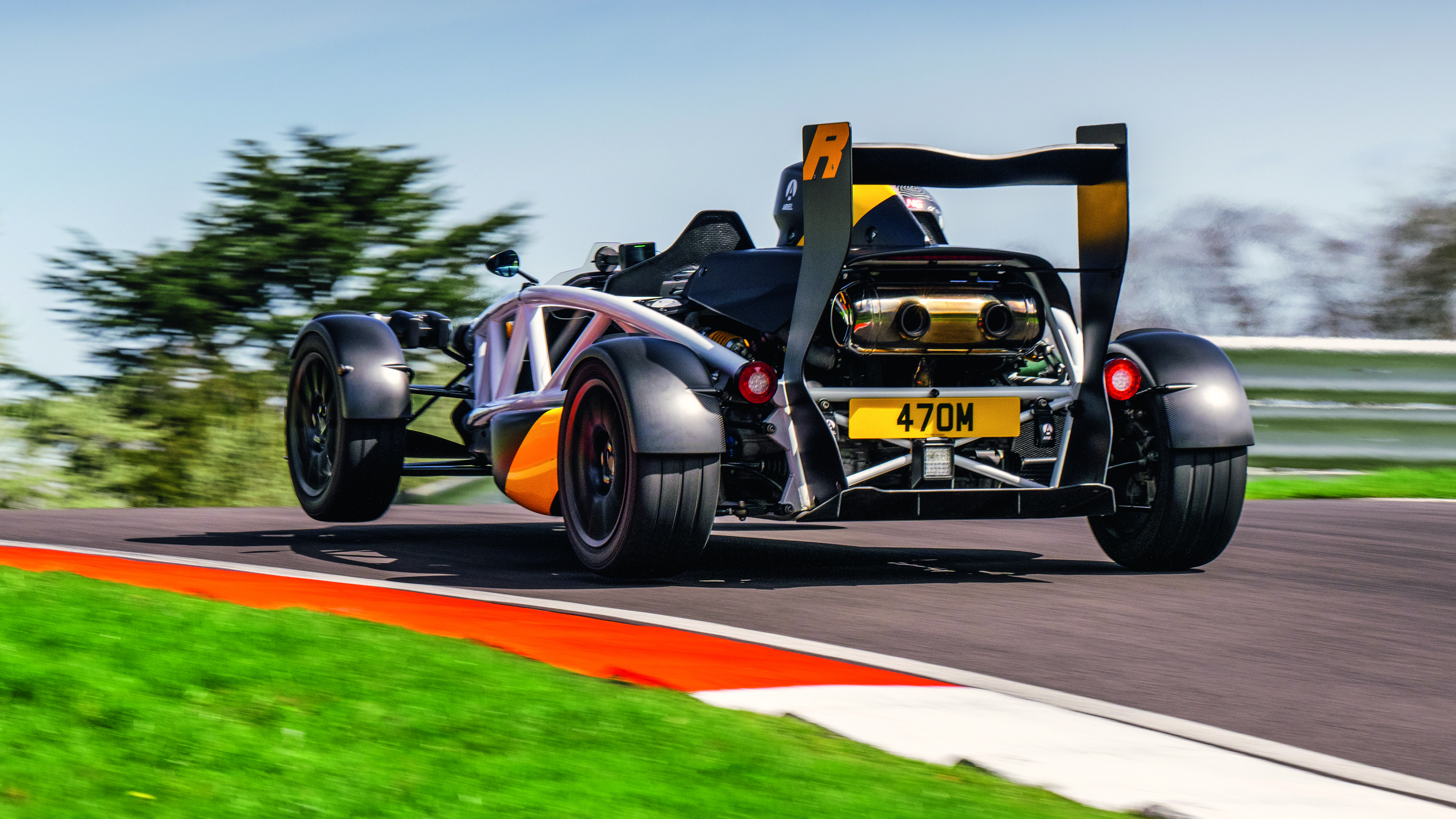 Ariel Atom 4R and Caterham Seven ‘evo25’