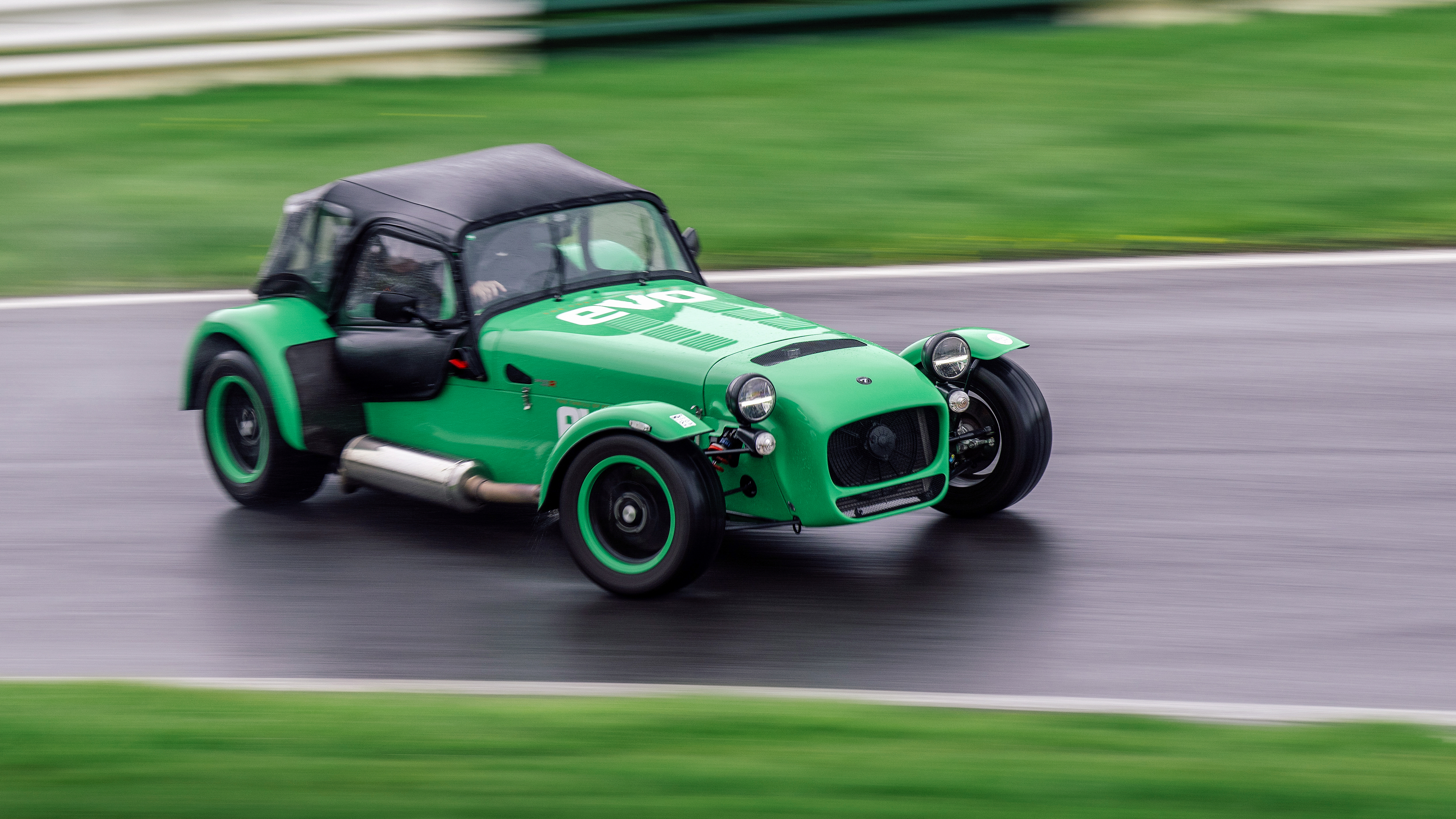 Ariel Atom 4R and Caterham Seven ‘evo25’