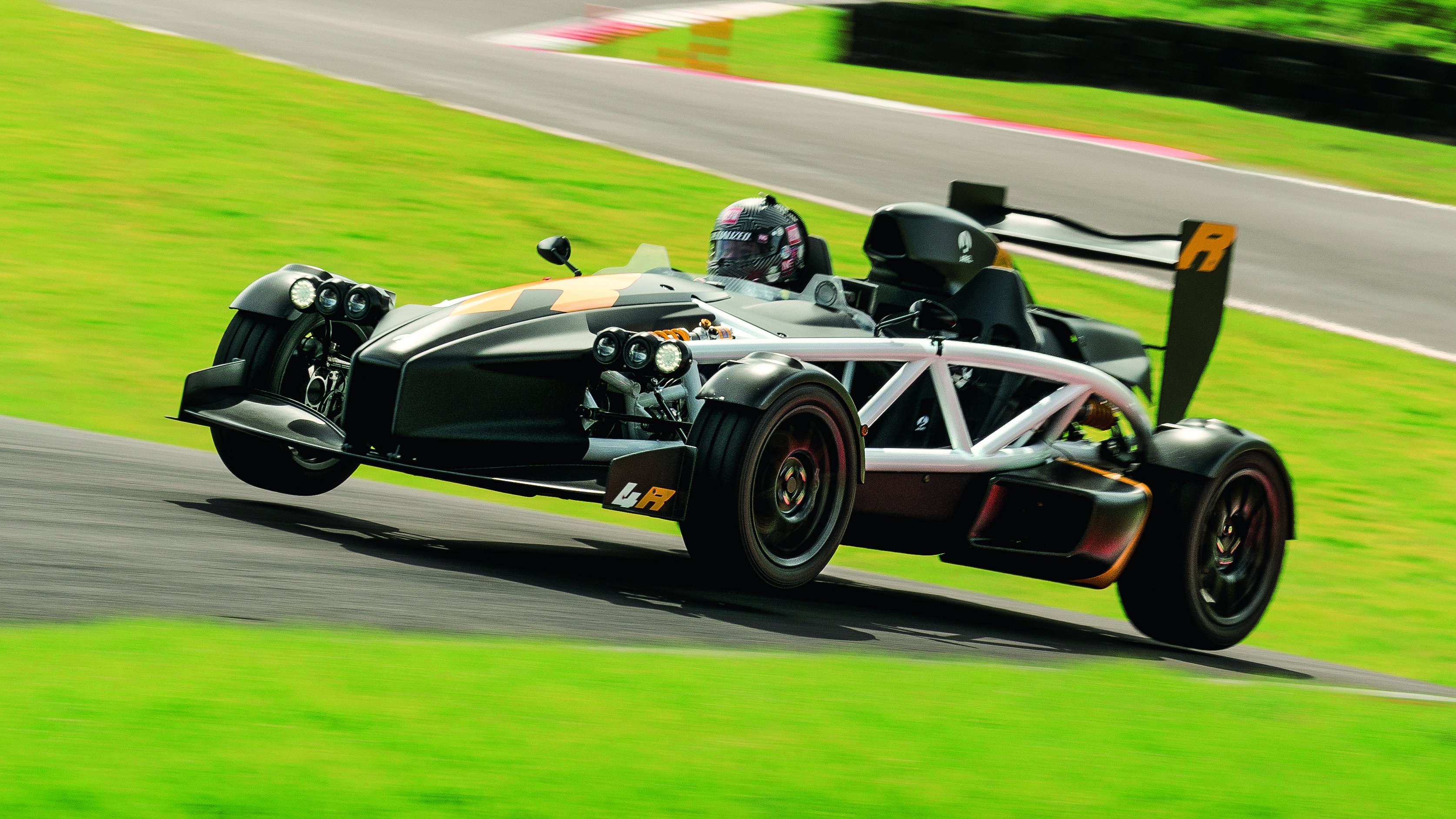 Ariel Atom 4R and Caterham Seven ‘evo25’