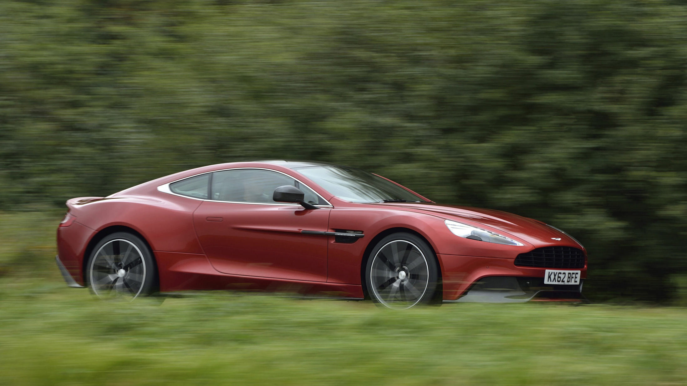 Aston Martin Vanquish 