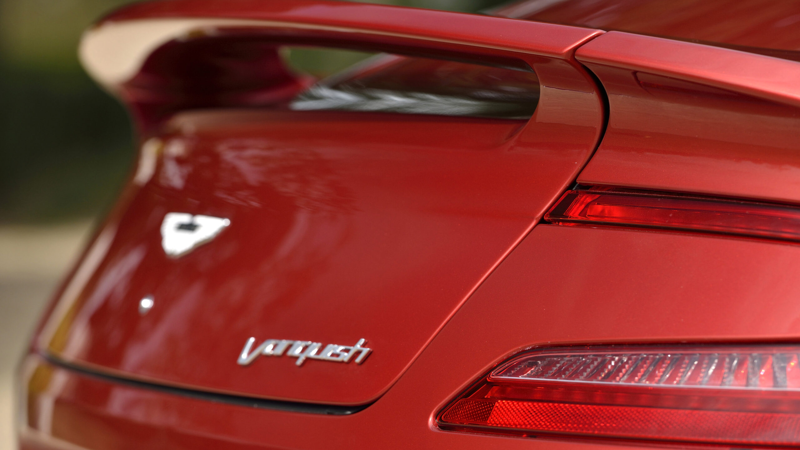 Aston Martin Vanquish 