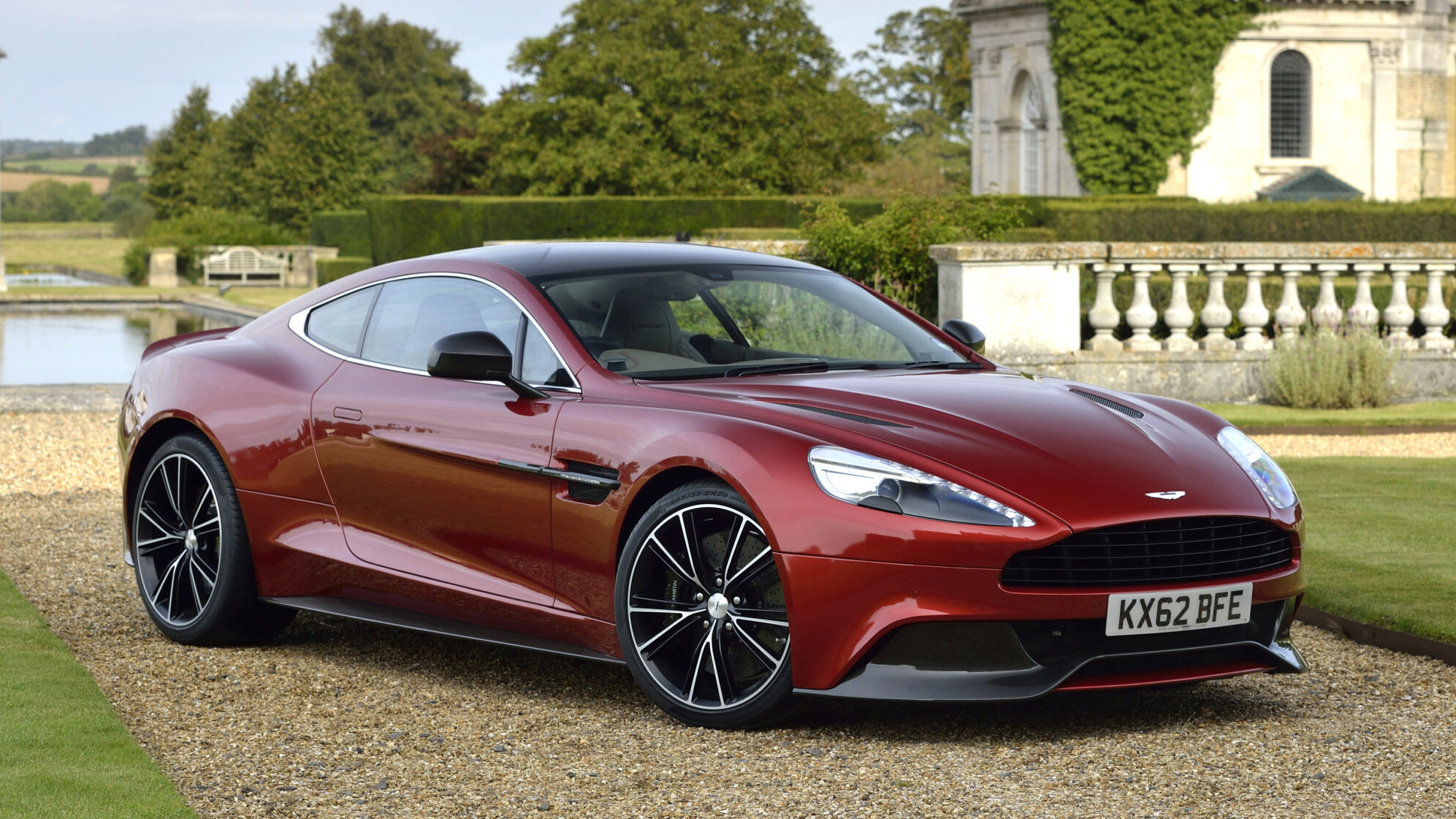 Aston Martin Vanquish 