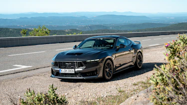 Ford Mustang Dark Horse – front