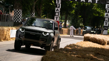 Land Rover Defender Octa FoS ride