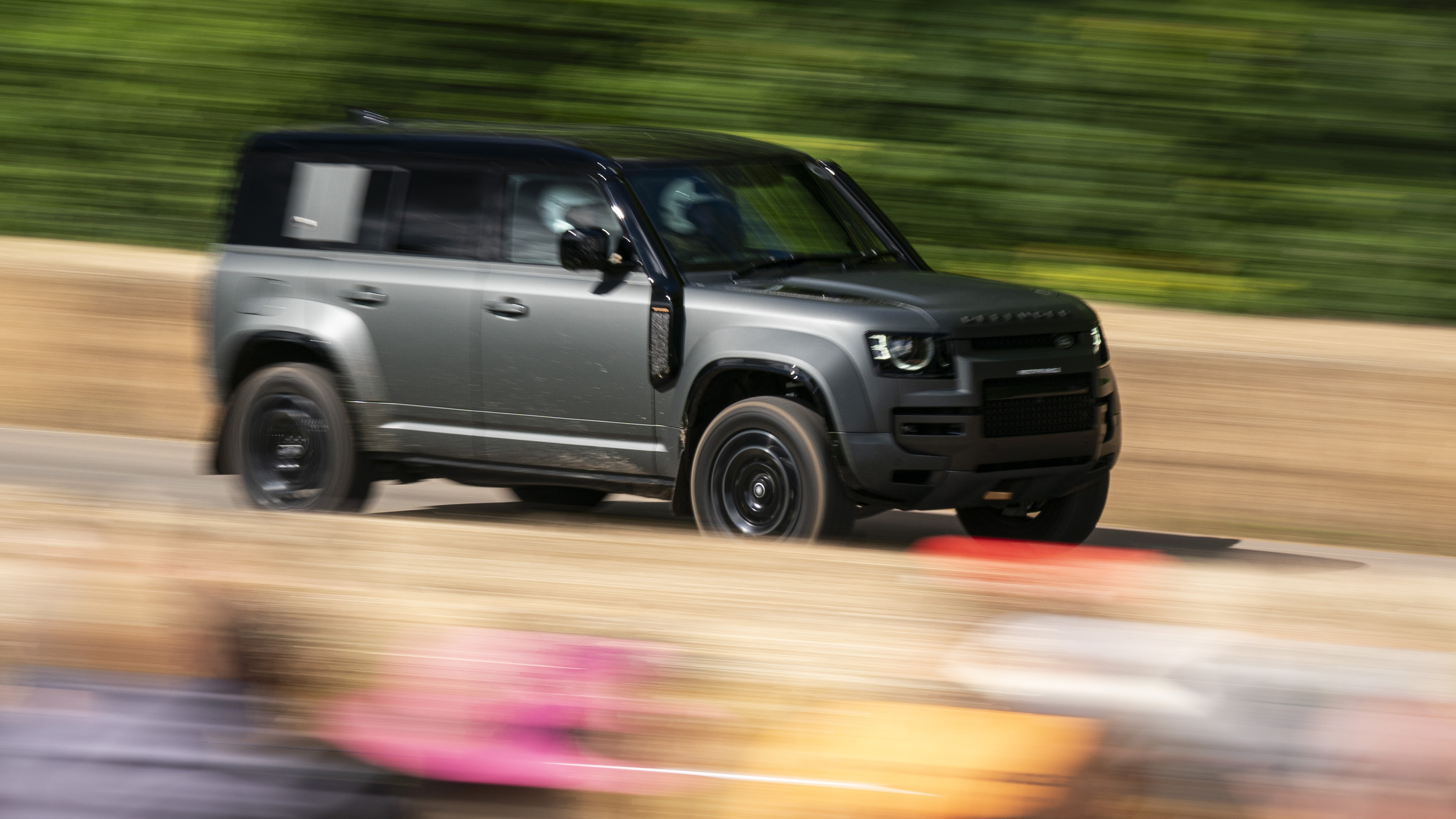 Land Rover Defender Octa FoS ride