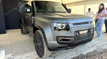 Land Rover Defender OCTA – front