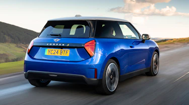 Mini Cooper SE – rear