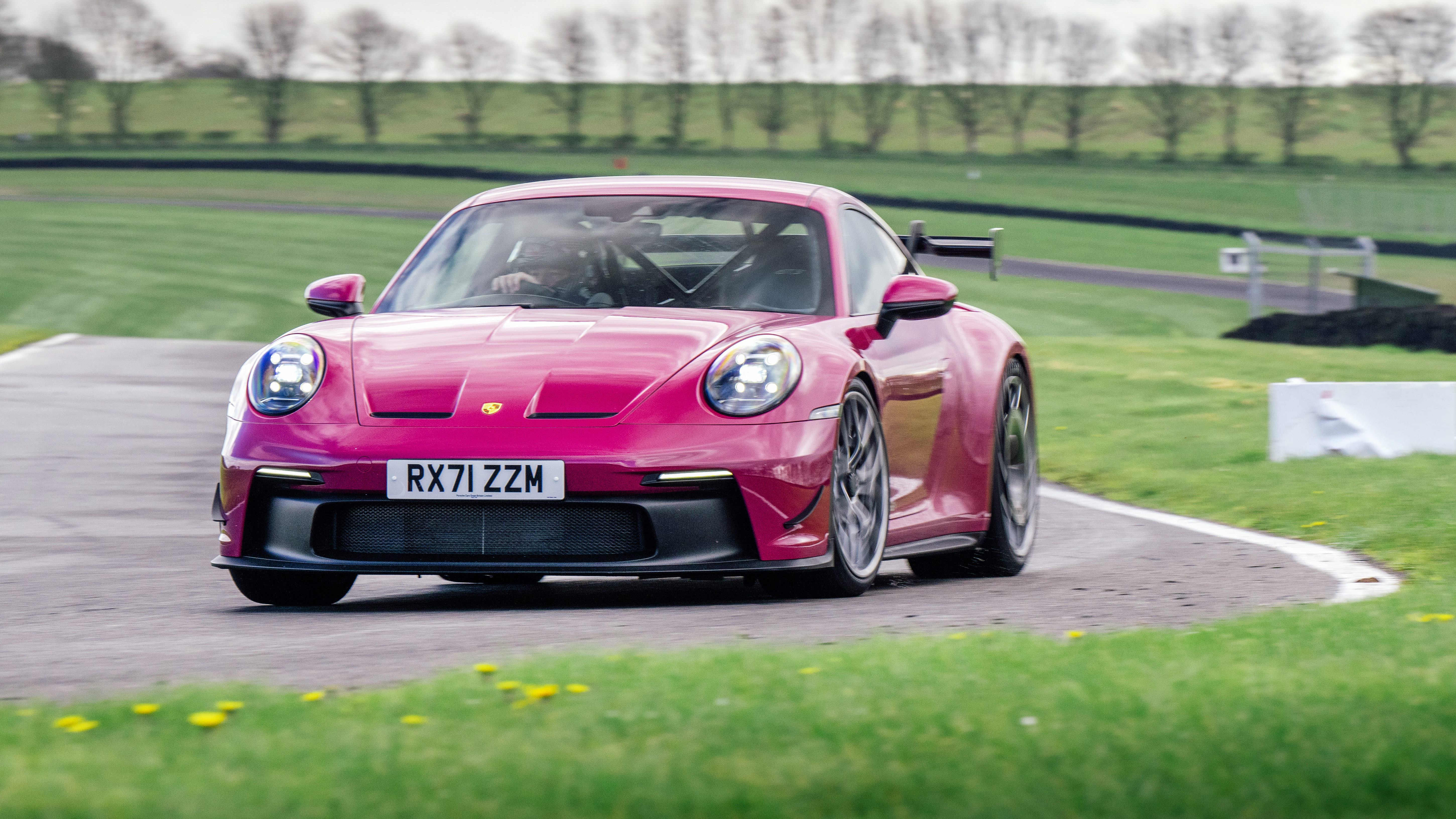 Porsche 911 GT3 Manthey Racing v Spartan