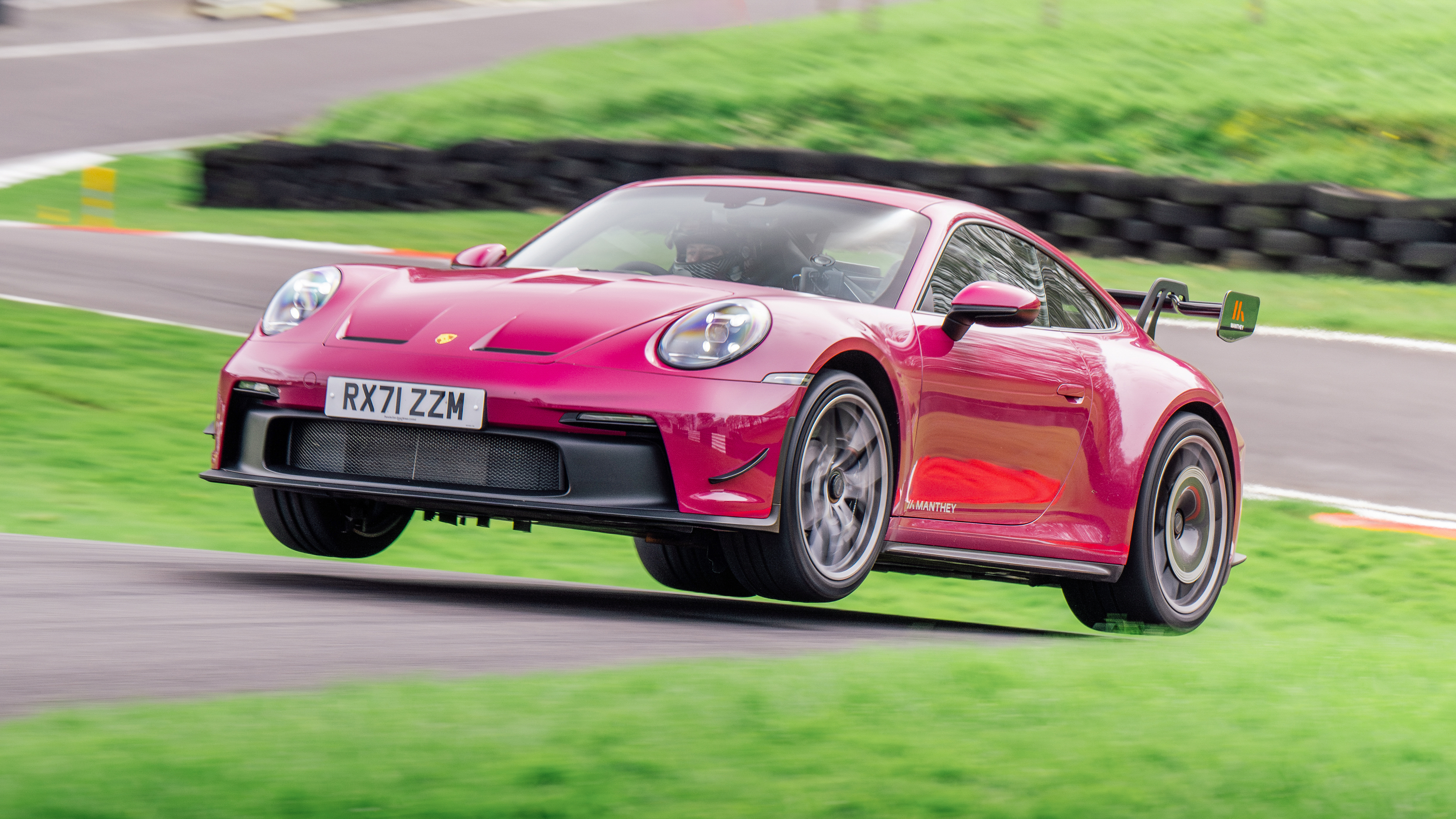 Porsche 911 GT3 Manthey Racing v Spartan