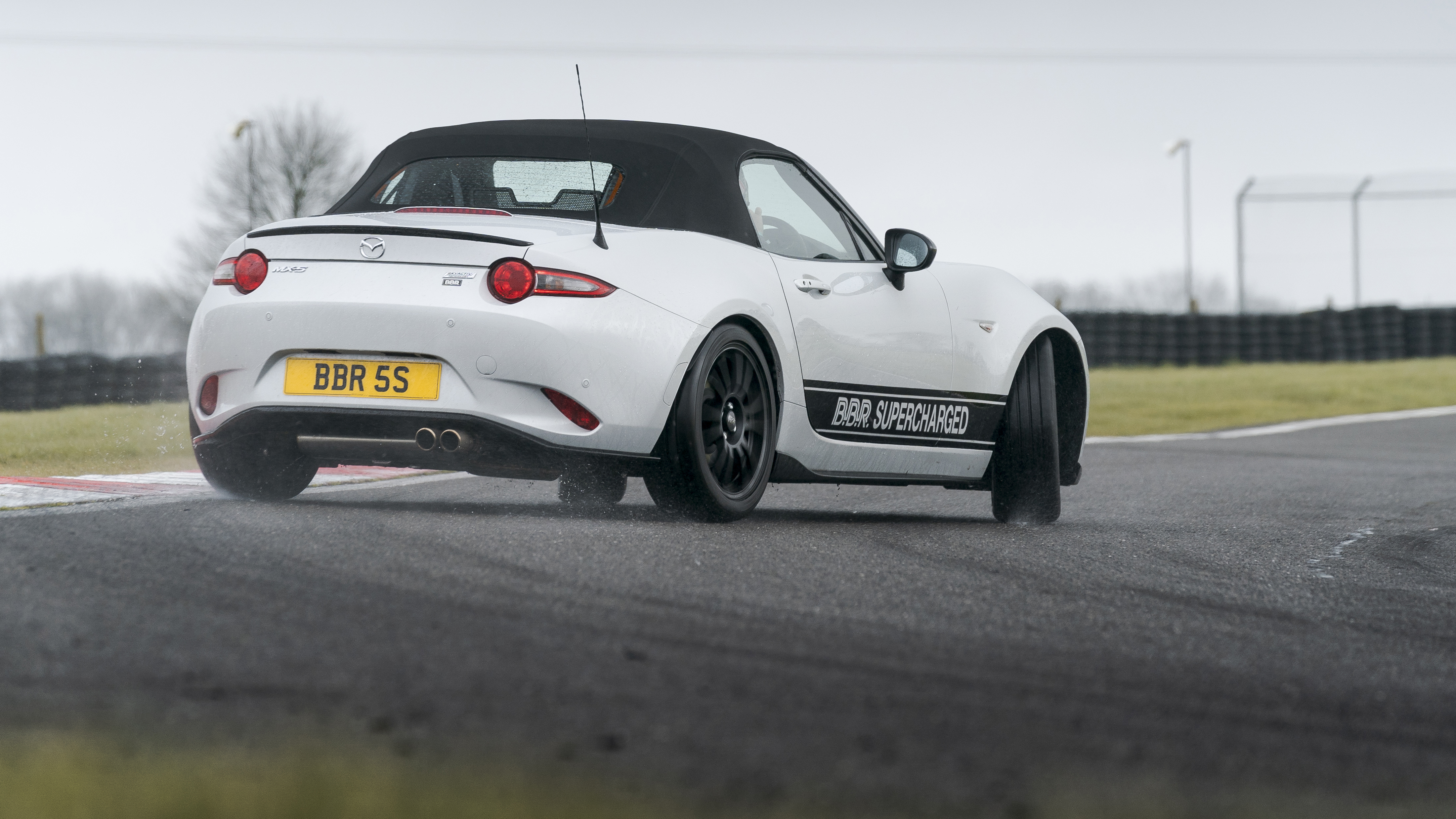 Toyota GR86 v BBR Mazda MX-5