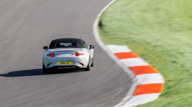Toyota GR86 v BBR Mazda MX-5
