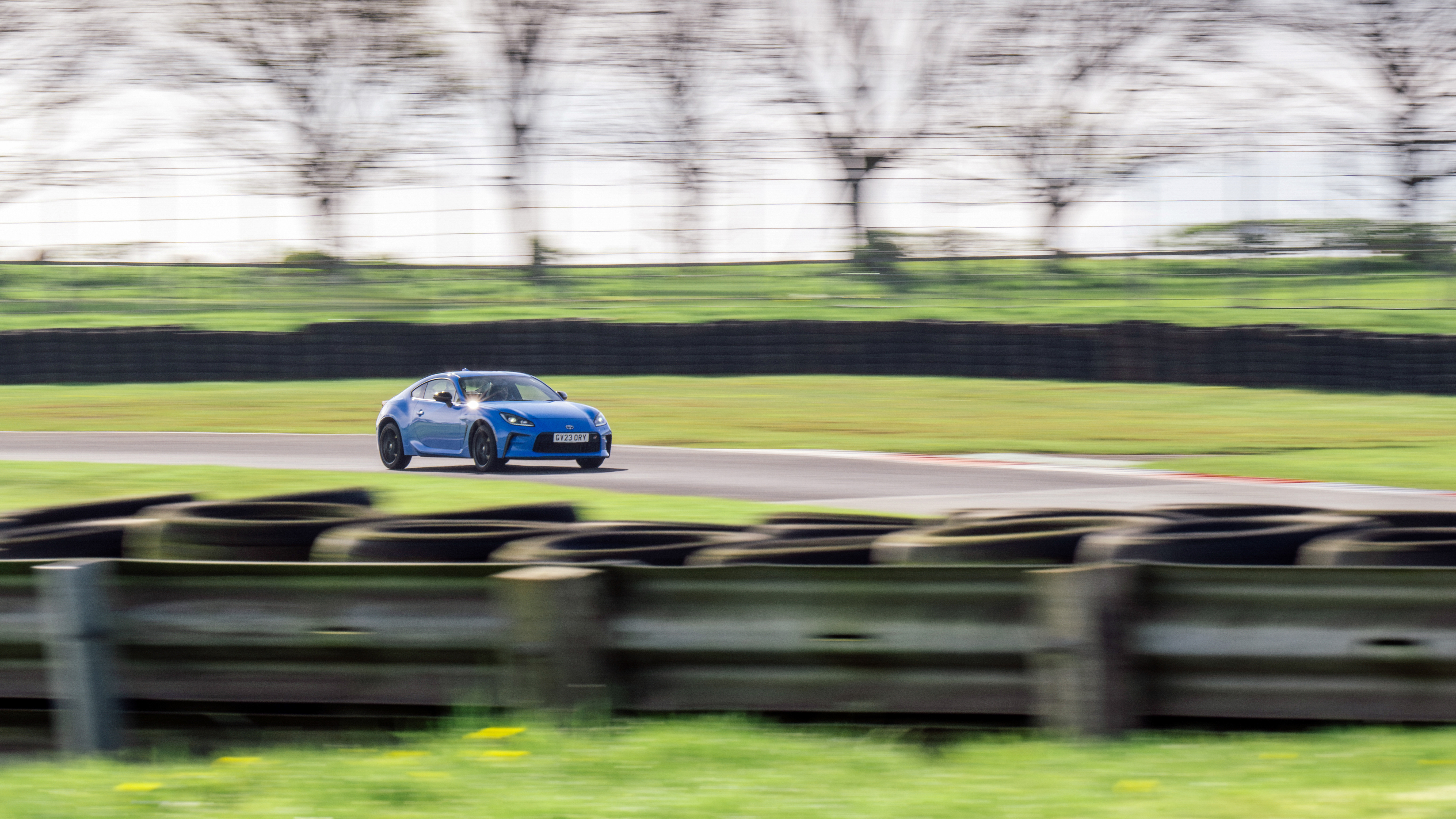 Toyota GR86 v BBR Mazda MX-5