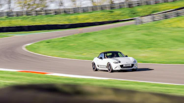 Toyota GR86 v BBR Mazda MX-5