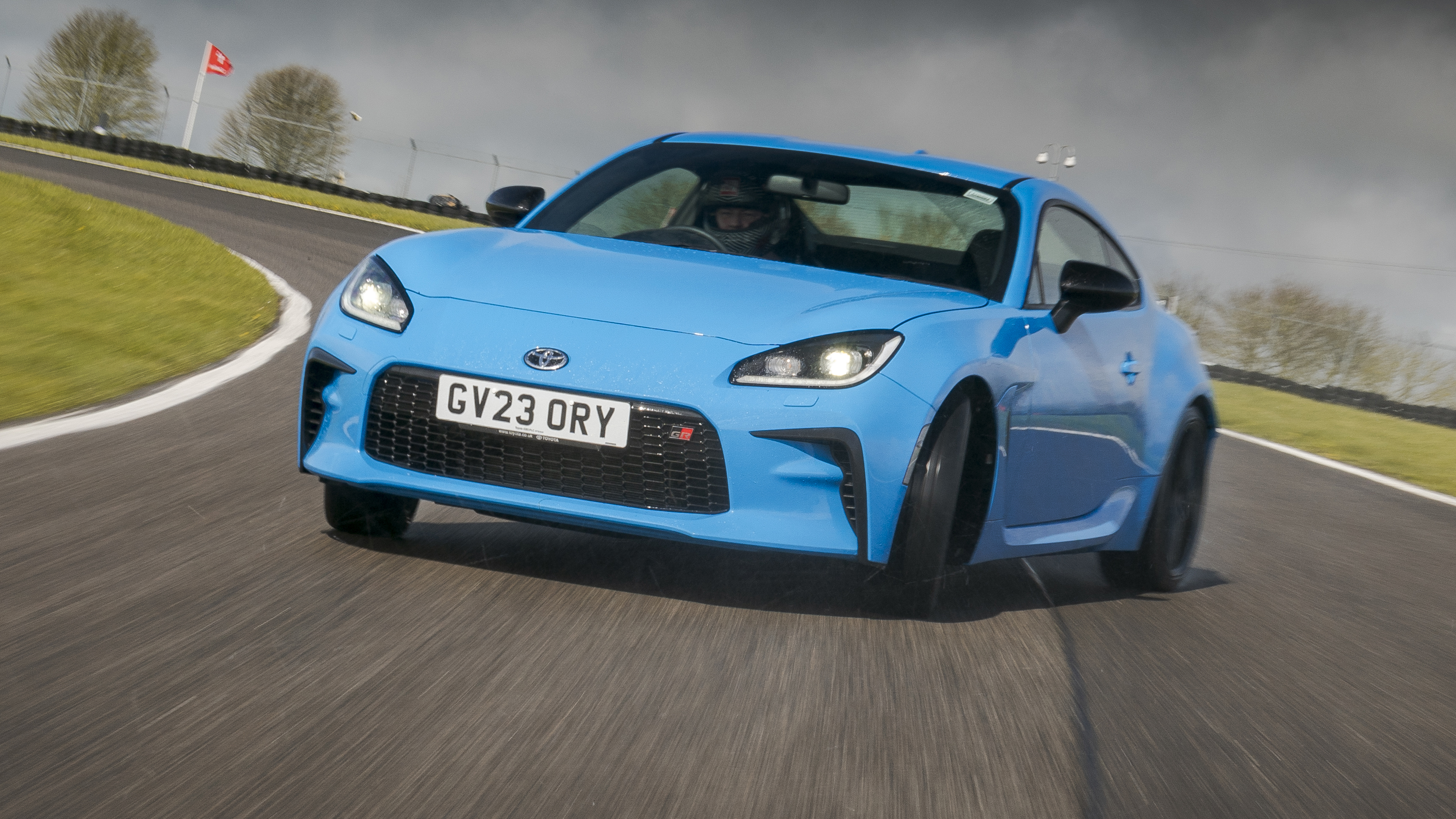 Toyota GR86 v BBR Mazda MX-5