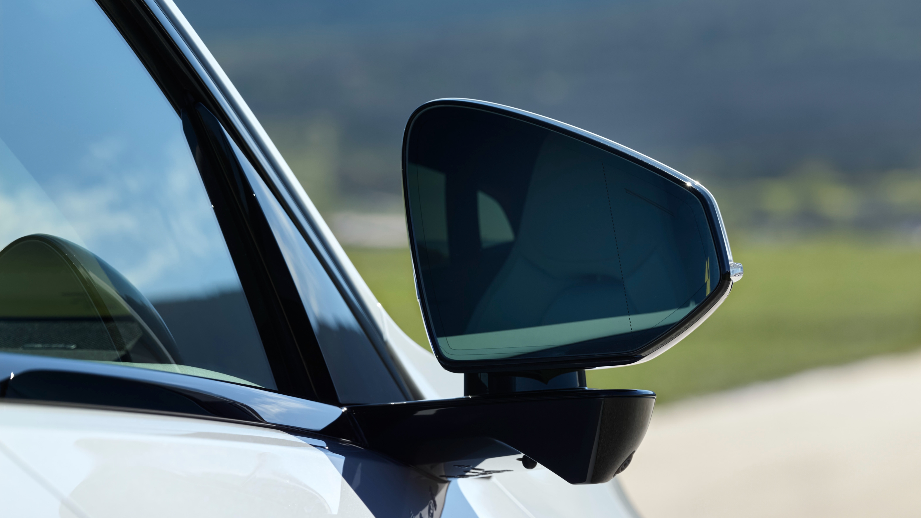 Polestar 4 details