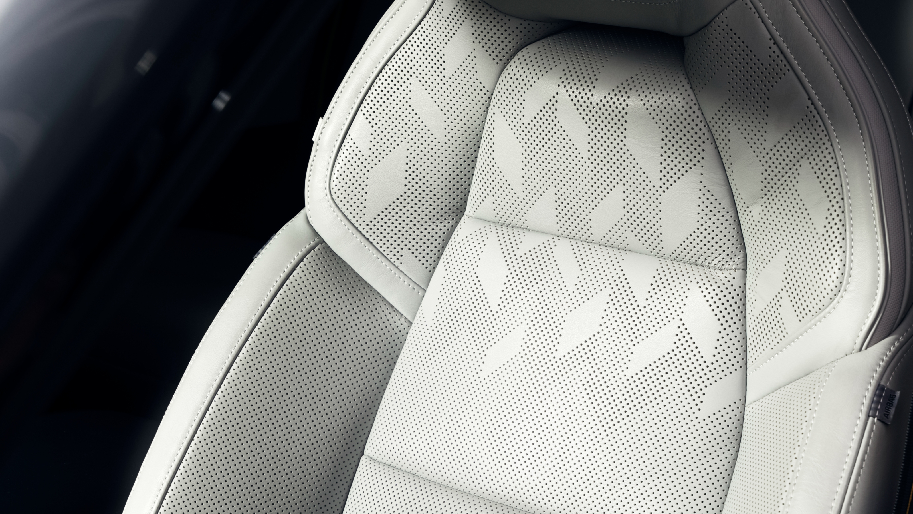 Polestar 4 inside