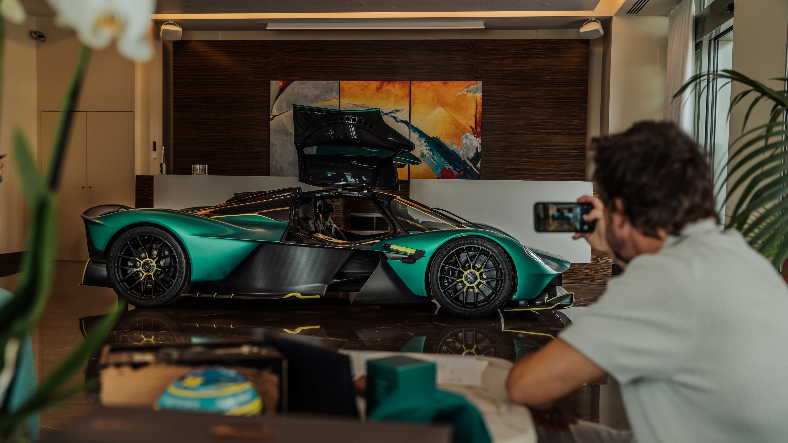 Fernando Alonso's Aston Martin Valkyrie – side