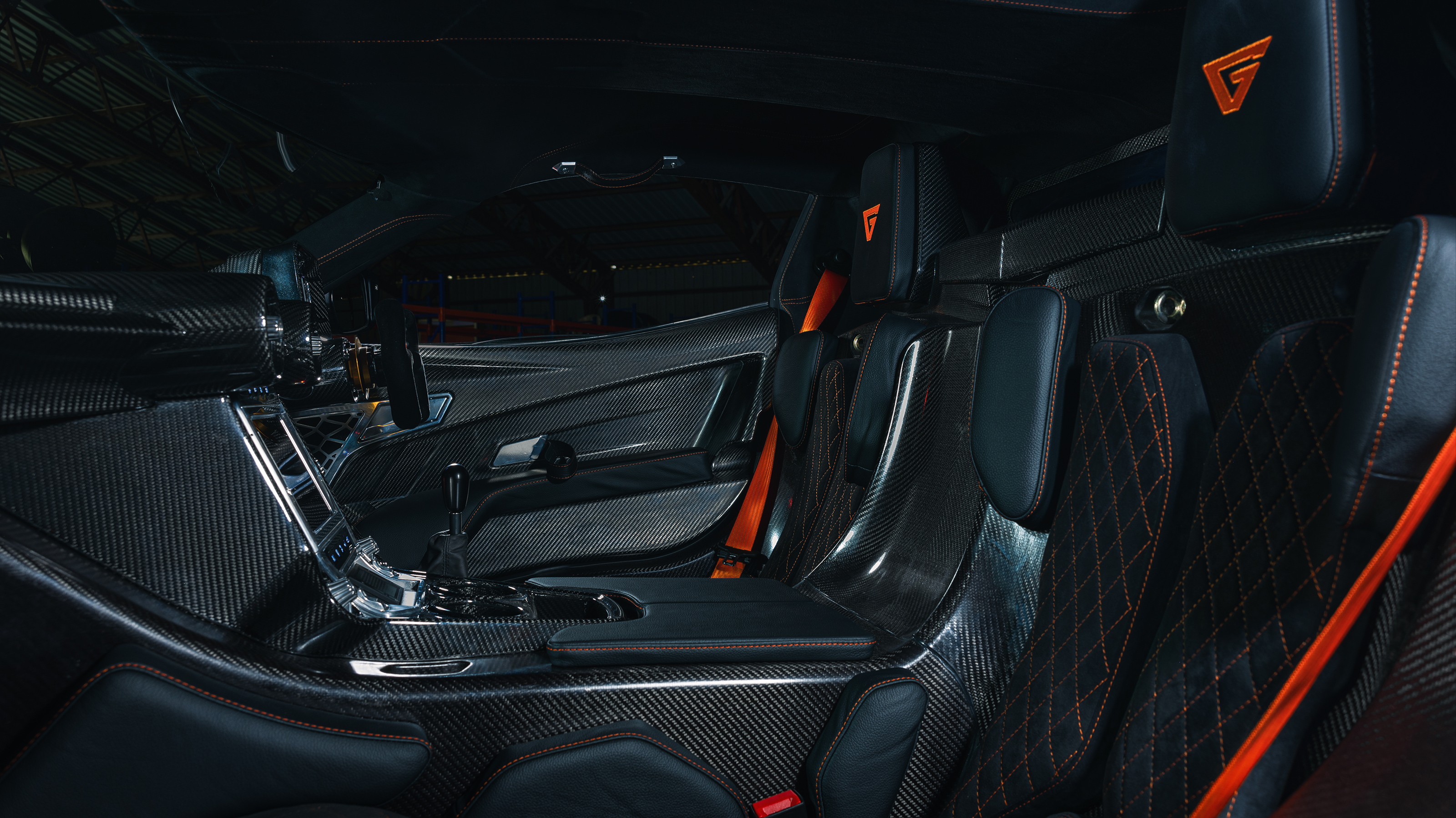 Ginetta Akula – interior