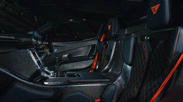 Ginetta Akula – interior