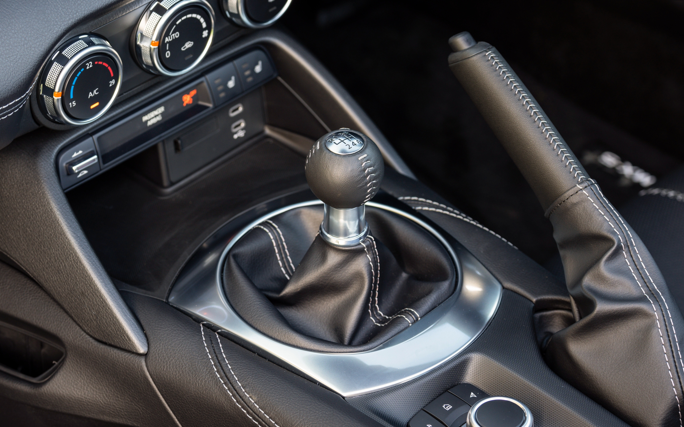 2025 Mazda MX-5 manual gearbox