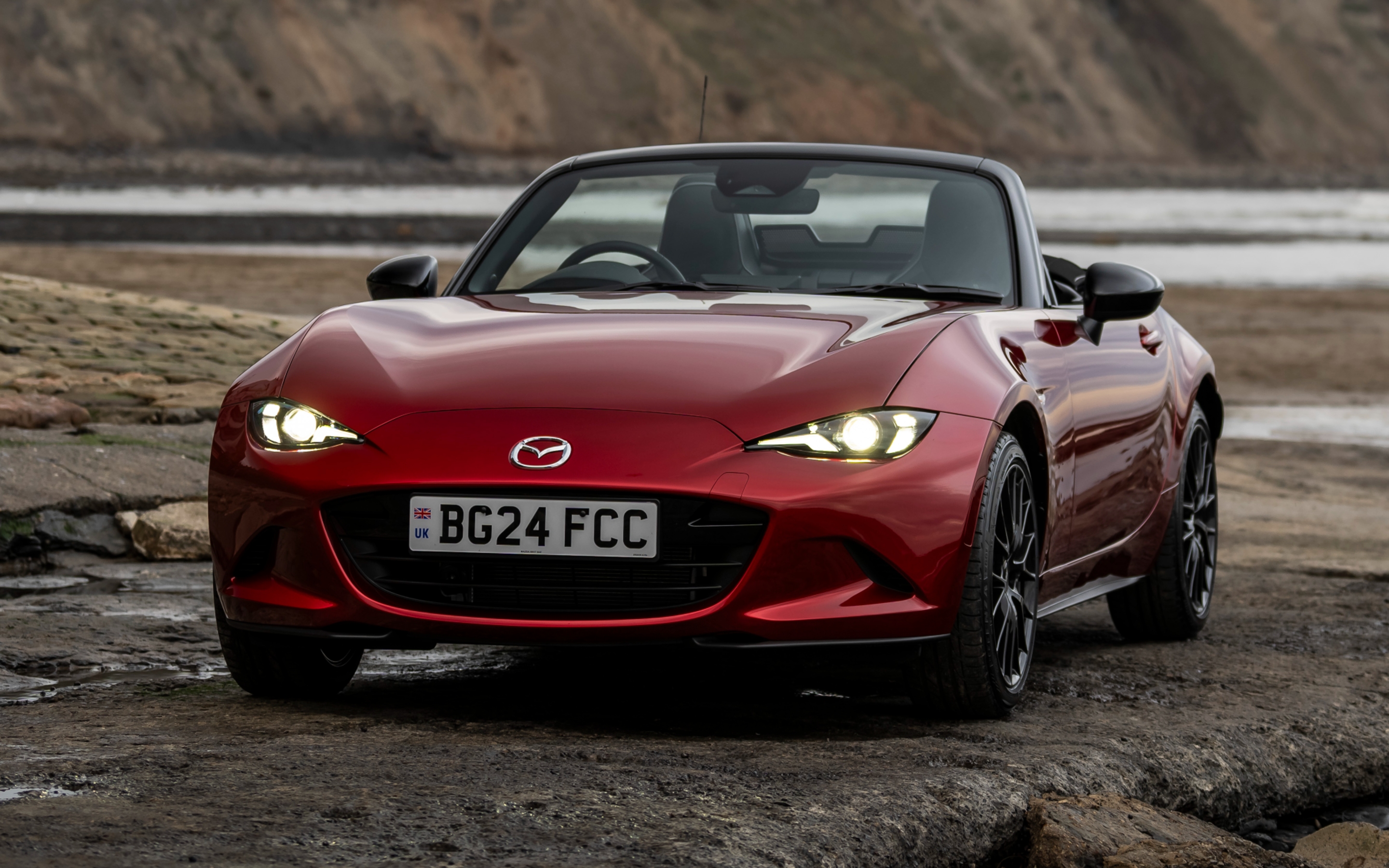2025 Mazda MX-5 static front