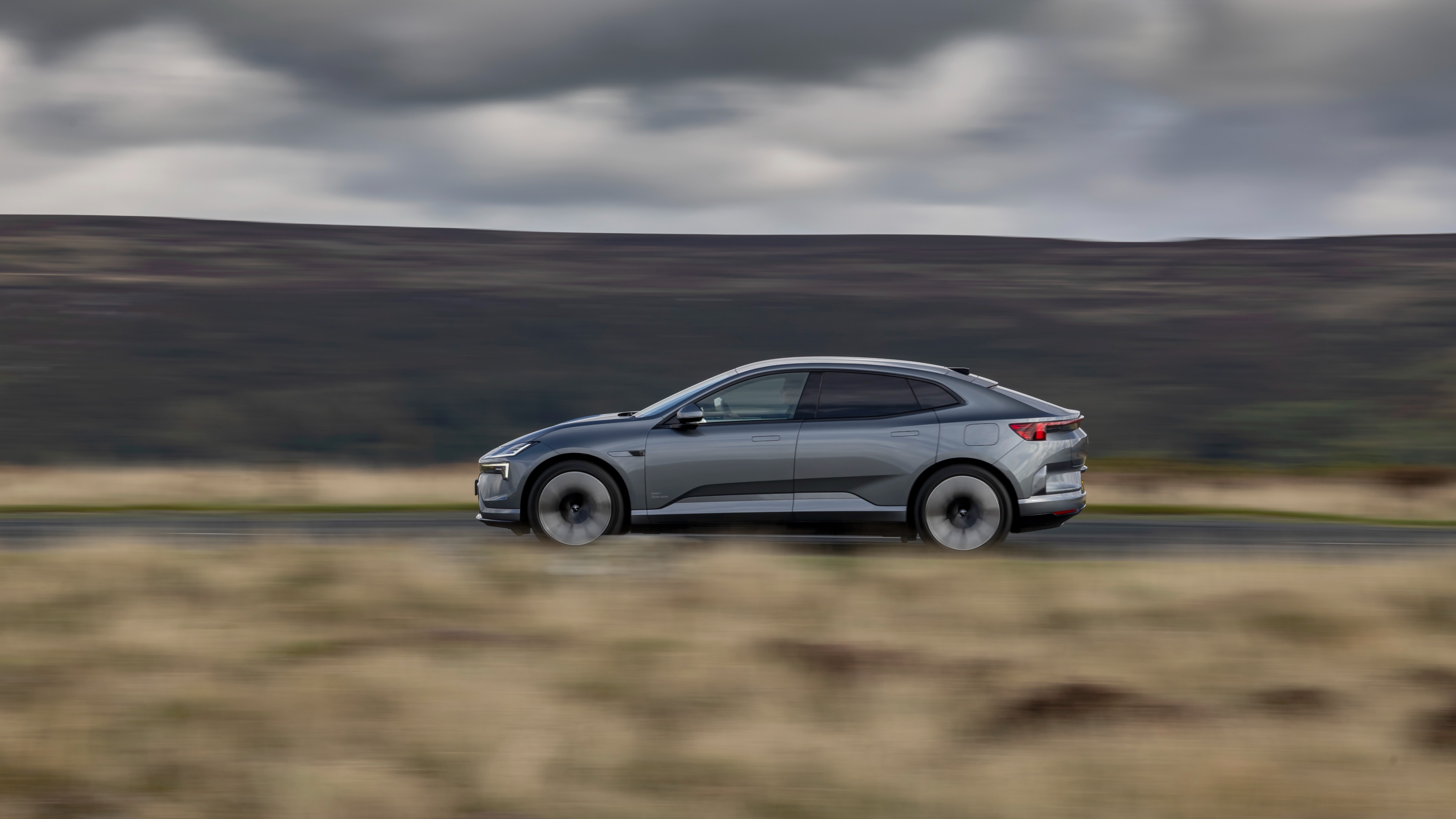 Polestar 4 side
