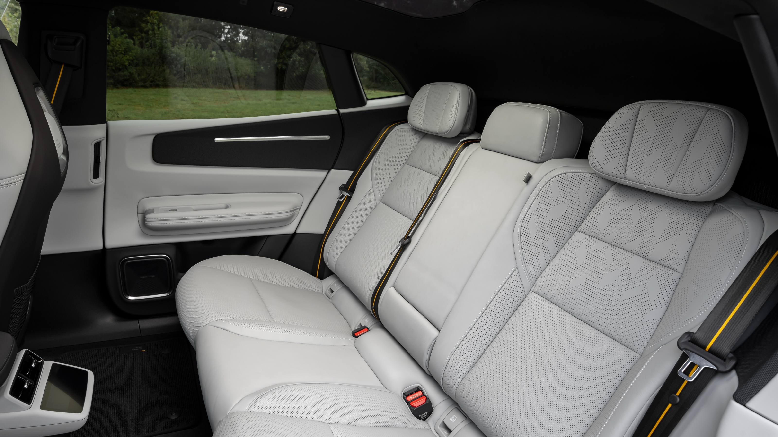 Polestar 4 inside