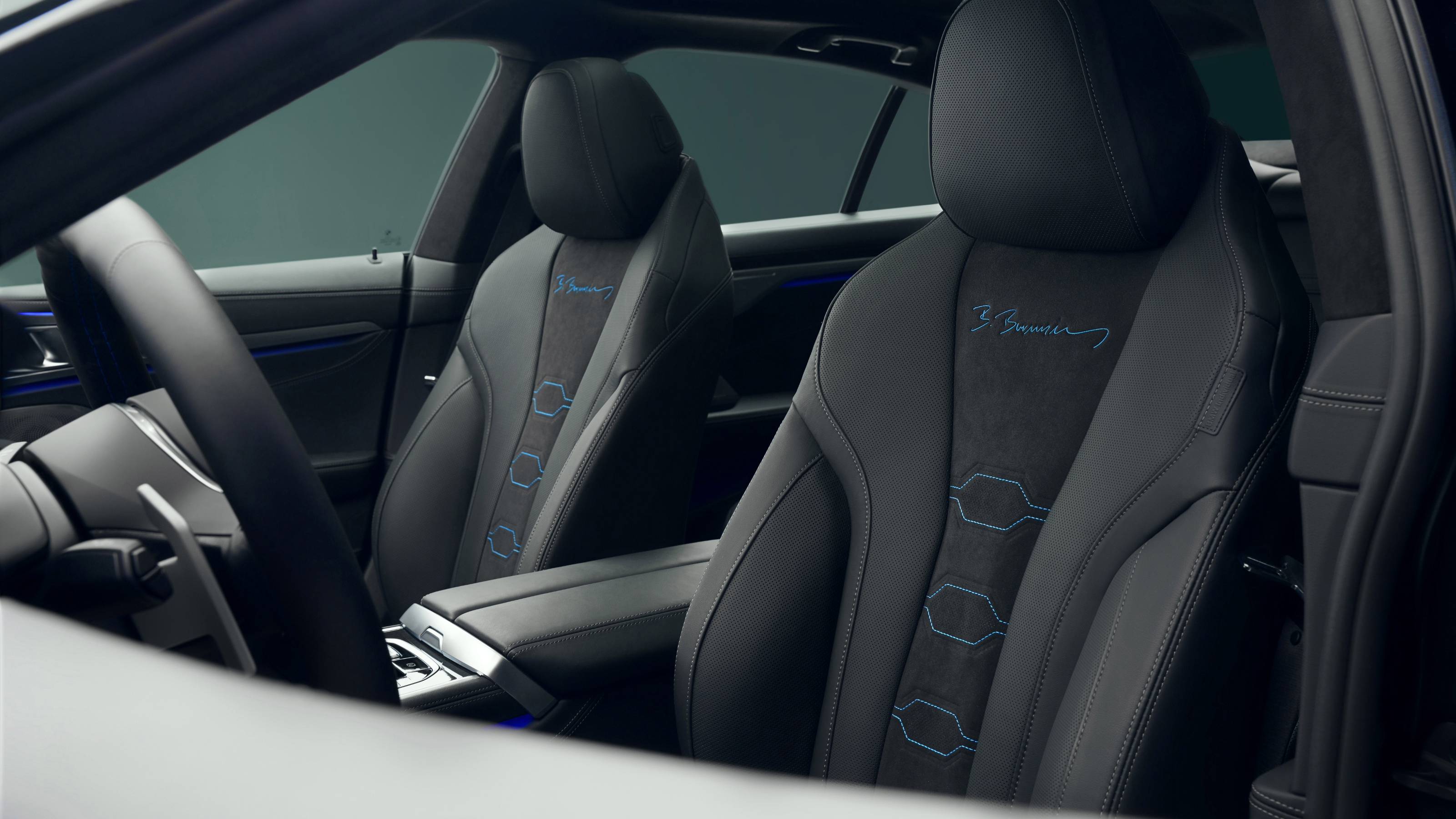 Alpina B8 GT interior