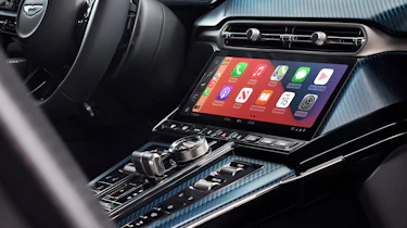 Aston Martin Vantage Roadster – infotainment