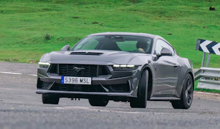 Ford Mustang Dark Horse – front