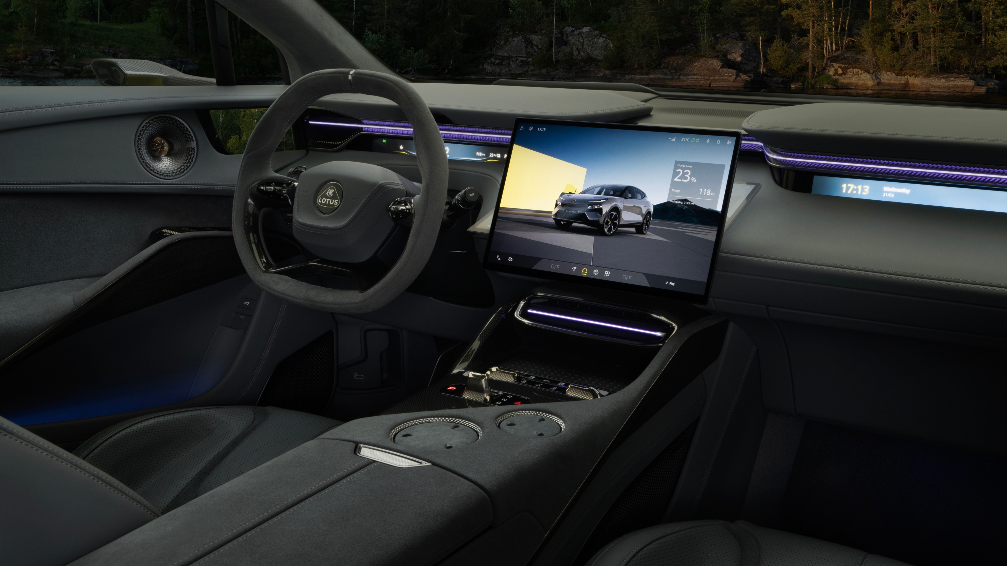 Lotus Eletre interior