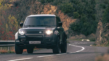 Land Rover Defender OCTA road