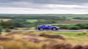 Lexus LFA side