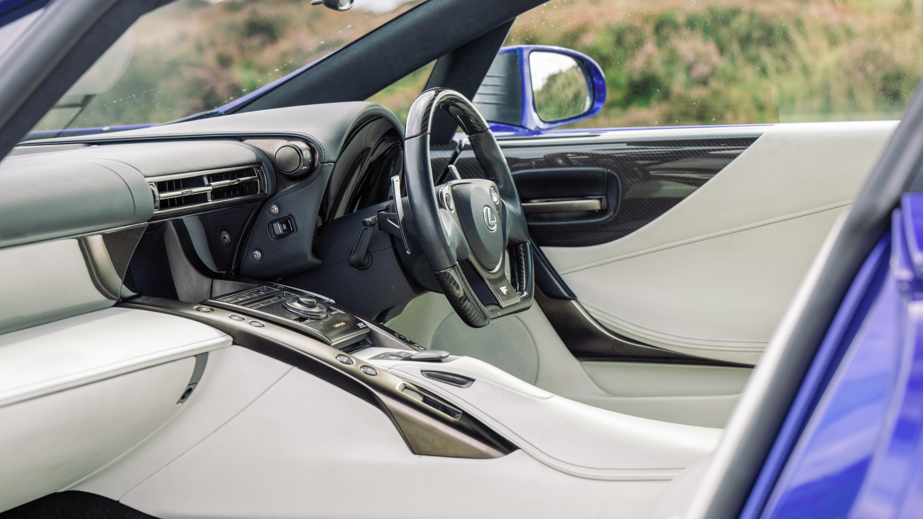 Lexus LFA interior