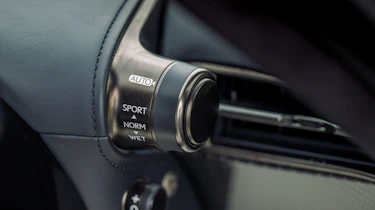 Lexus LFA details