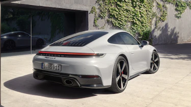 Porsche 911 Carrera S (992.2) – rear