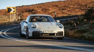 Porsche 911 Carrera GTS T-Hybrid – front