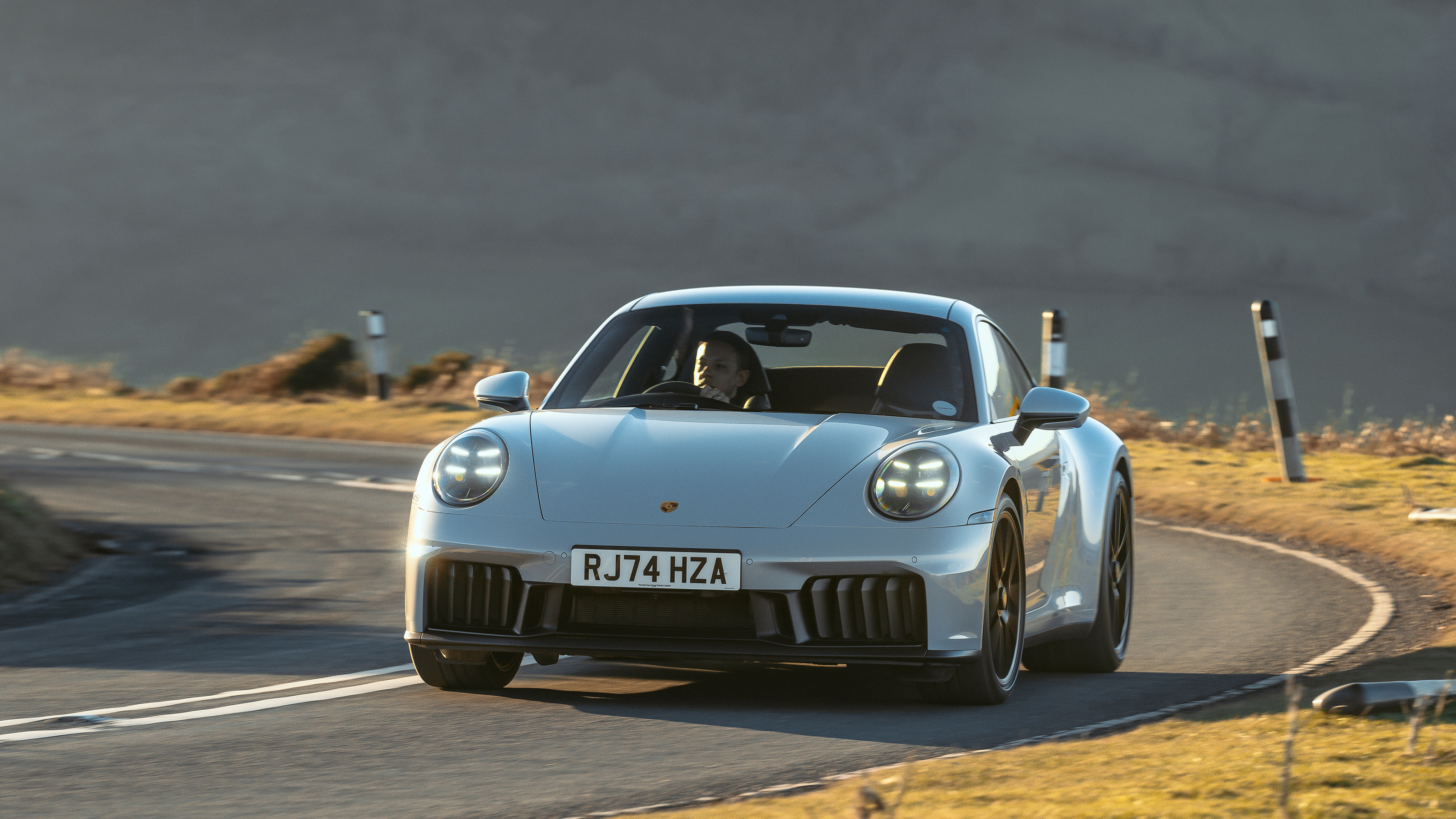 Porsche 911 Carrera GTS T-Hybrid – front
