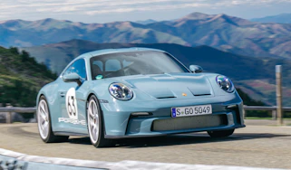 Porsche 911 S/T – front